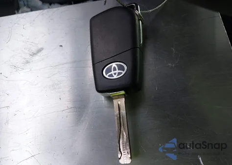 2019 Toyota Rav4 Hybrid Le z USA, uszkodzony, nr VIN JTMLWRFV1KD007053
